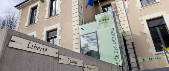 Un lycée nouveau...